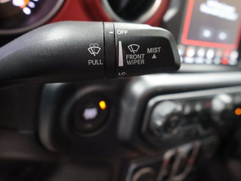 Used 2023 Jeep Gladiator Rubicon w/ LED Lighting Group AWD/4WD image 35