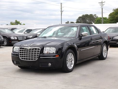 Used 2008 Chrysler 300 Touring RWD image 3