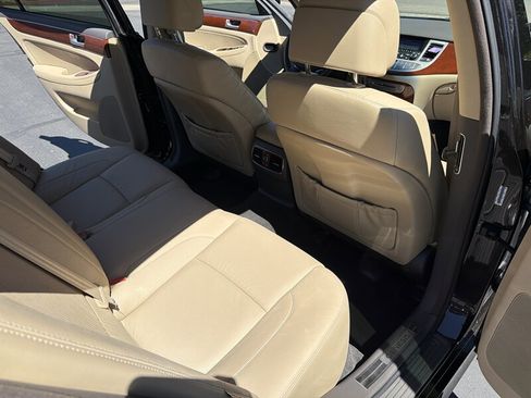 Used 2014 Hyundai Genesis 3.8 image 35