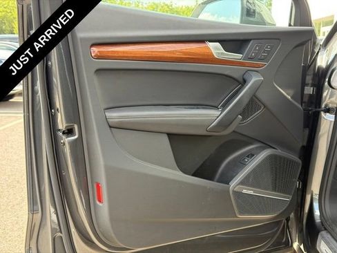 Used 2023 Audi Q5 2.0T Premium Plus w/ Premium Plus Package AWD/4WD image 12