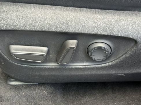Used 2023 Toyota Highlander XLE FWD image 13