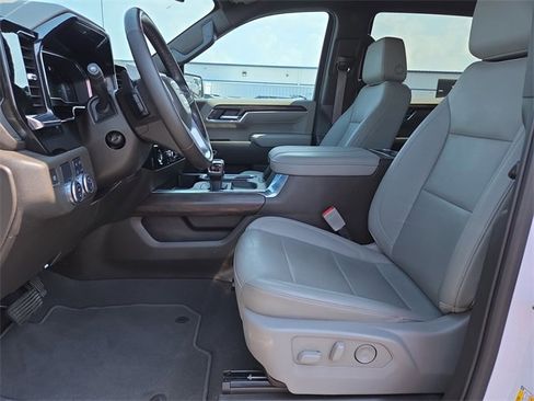 Used 2023 GMC Sierra 1500 SLT image 9