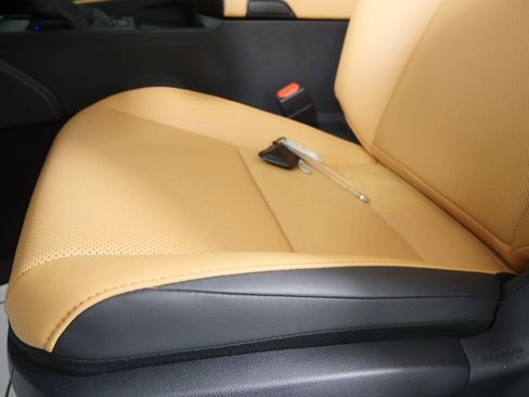 Used 2024 Lexus ES 350 w/ Premium Package image 9