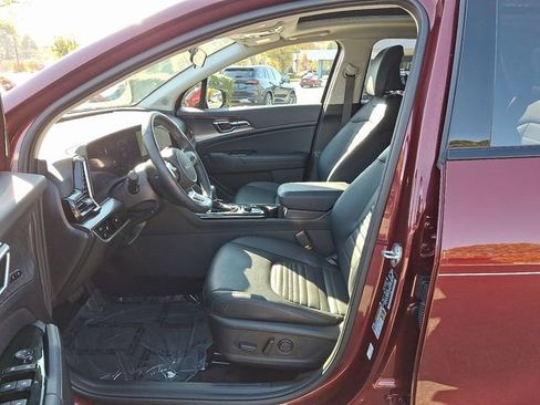 Used 2025 Kia Sportage SX image 16
