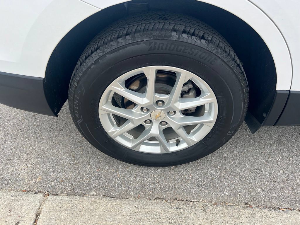 Used 2024 Chevrolet Equinox LT AWD/4WD image 11