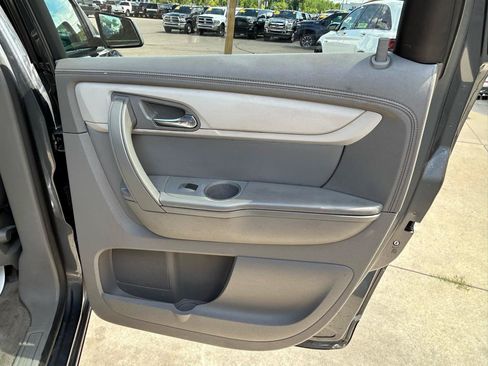 Used 2013 Chevrolet Traverse LS FWD image 16