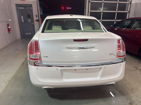 Used 2014 Chrysler 300 C w/ Harman/Kardon Audio Group AWD/4WD image 5