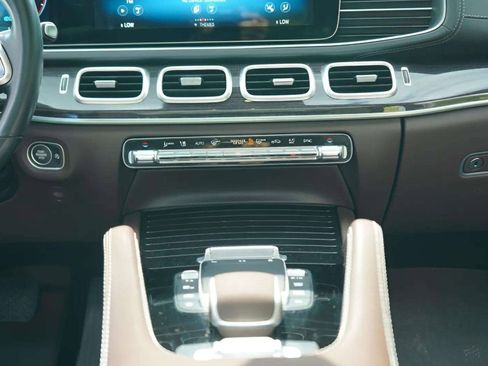 Used 2022 Mercedes-Benz GLS 450 4MATIC image 42
