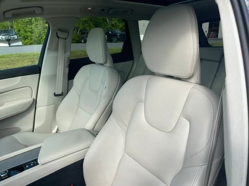 Used 2024 Volvo XC60 B5 Plus w/ Protection Package Premier AWD/4WD image 8