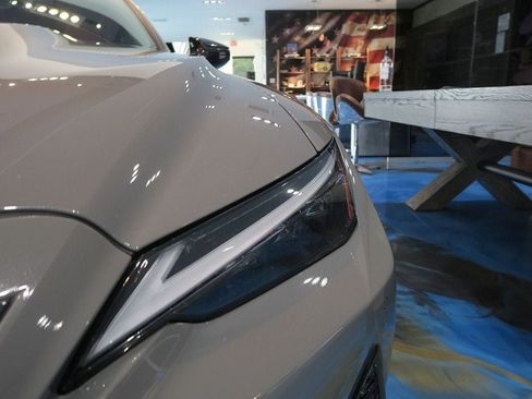 Used 2024 Lexus IS 500 RWD image 32