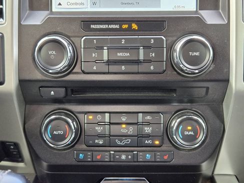 Used 2018 Ford F150 Lariat RWD image 19