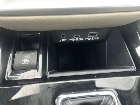 Certified 2024 Subaru Outback Limited image 22