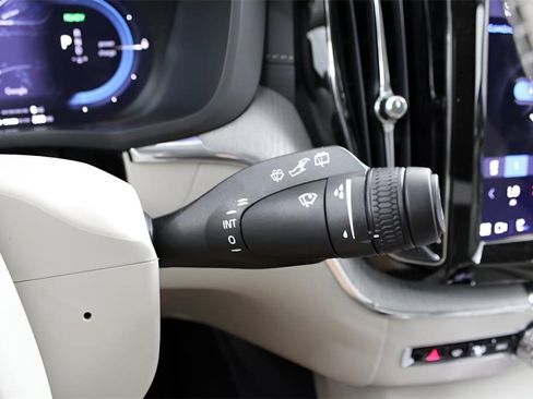 New 2025 Volvo XC60 T8 Ultra w/ Protection Package Premier image 22