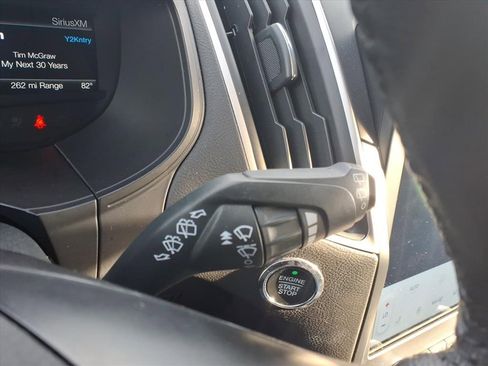 Used 2024 Ford Edge SEL image 25