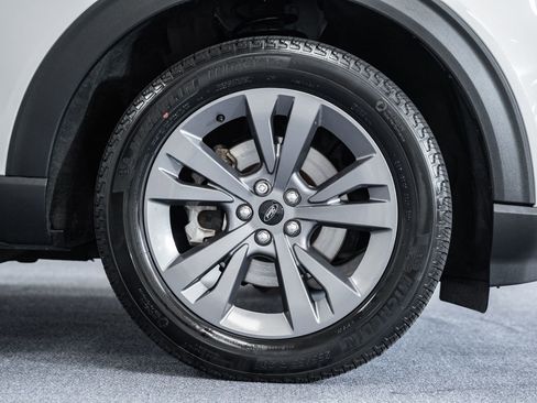 Certified 2022 Ford Explorer XLT w/ Equipment Group 202A image 15