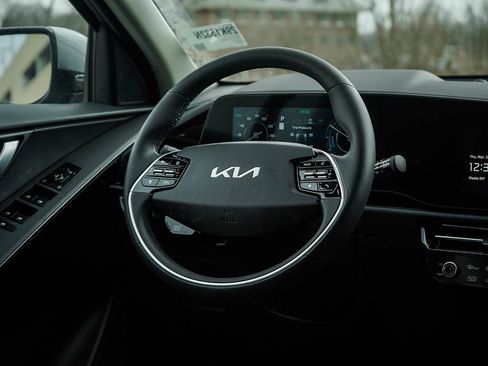 New 2026 Kia Niro Wind FWD image 16