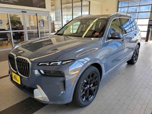 New 2026 BMW X7 xDrive40i w/ Premium Package image 1