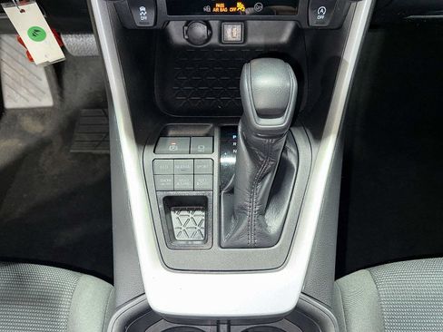 Used 2023 Toyota RAV4 LE AWD/4WD image 29