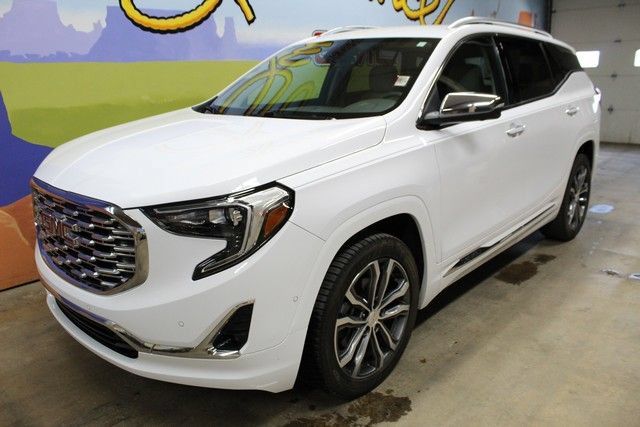 Certified 2020 GMC Terrain Denali w/ Denali Premium Package FWD image 8