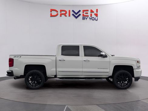 Used 2017 Chevrolet Silverado 1500 LTZ Z71 w/ LTZ Plus Package AWD/4WD image 6