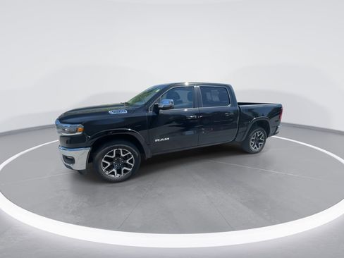 Used 2025 RAM 1500 Laramie AWD/4WD image 4