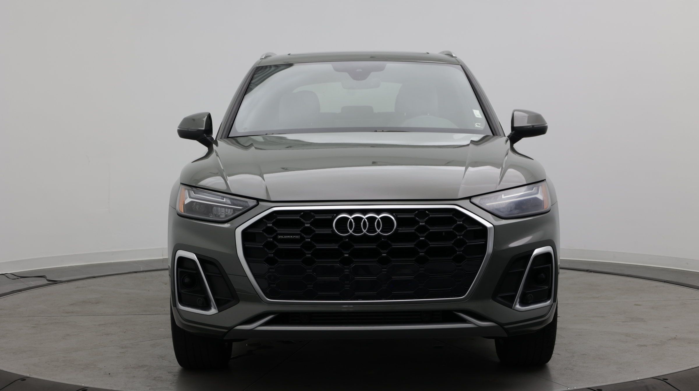 Used 2023 Audi Q5 2.0T Premium w/ Convenience Package AWD/4WD image 2