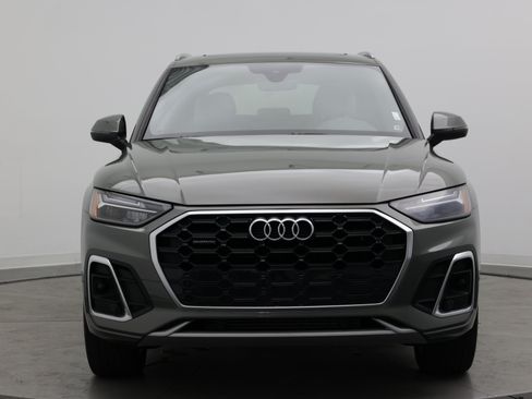 Used 2023 Audi Q5 2.0T Premium w/ Convenience Package AWD/4WD image 2