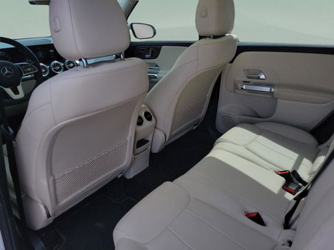 Used 2023 Mercedes-Benz GLB 250 4MATIC image 15