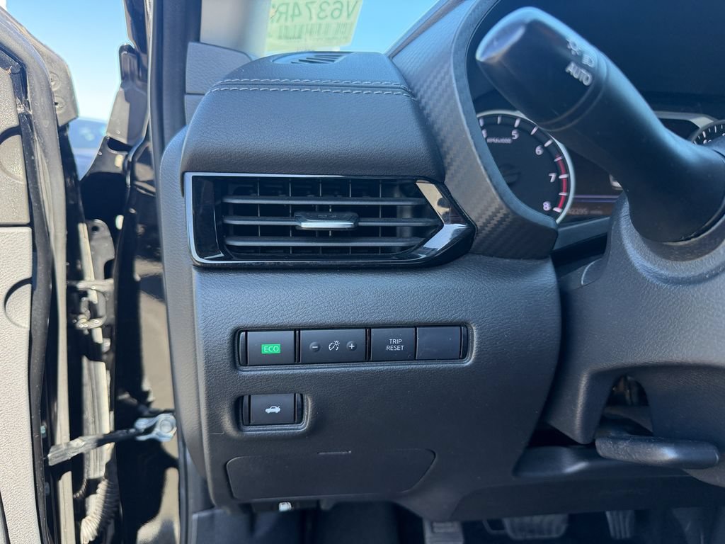 Used 2025 Nissan Sentra SV FWD image 16
