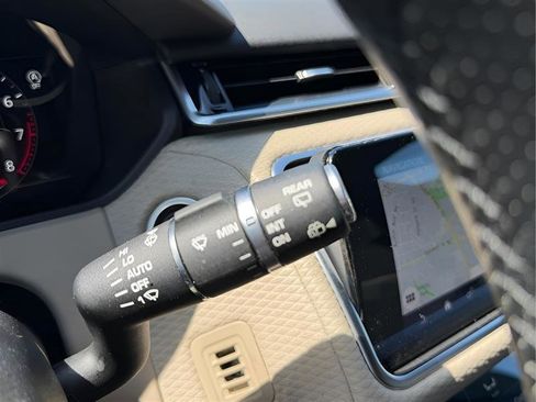 Used 2018 Land Rover Range Rover Velar R-Dynamic SE image 60