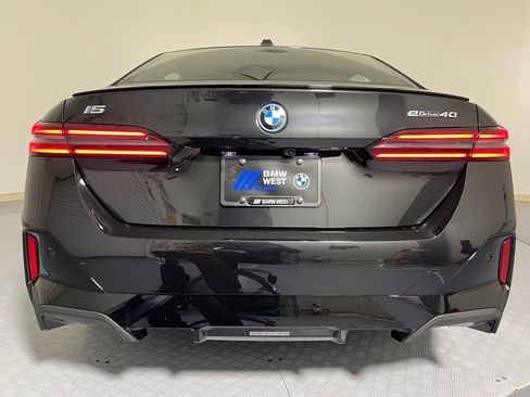 New 2026 BMW i5 eDrive40 w/ M Sport Package image 8