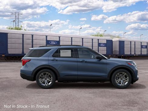 Used 2027 Ford Explorer Active AWD/4WD image 8