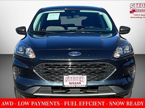 Used 2022 Ford Escape SE w/ Cold Weather Package image 2