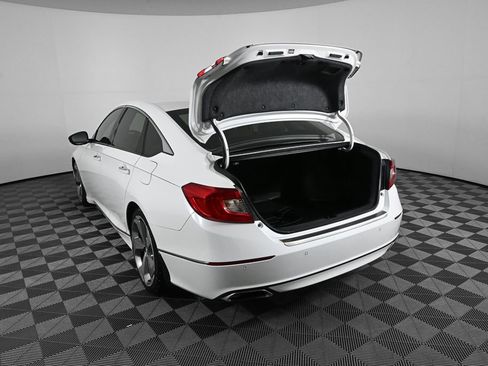 Used 2018 Honda Accord Touring image 29