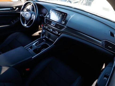 Used 2019 Honda Accord Sport image 18