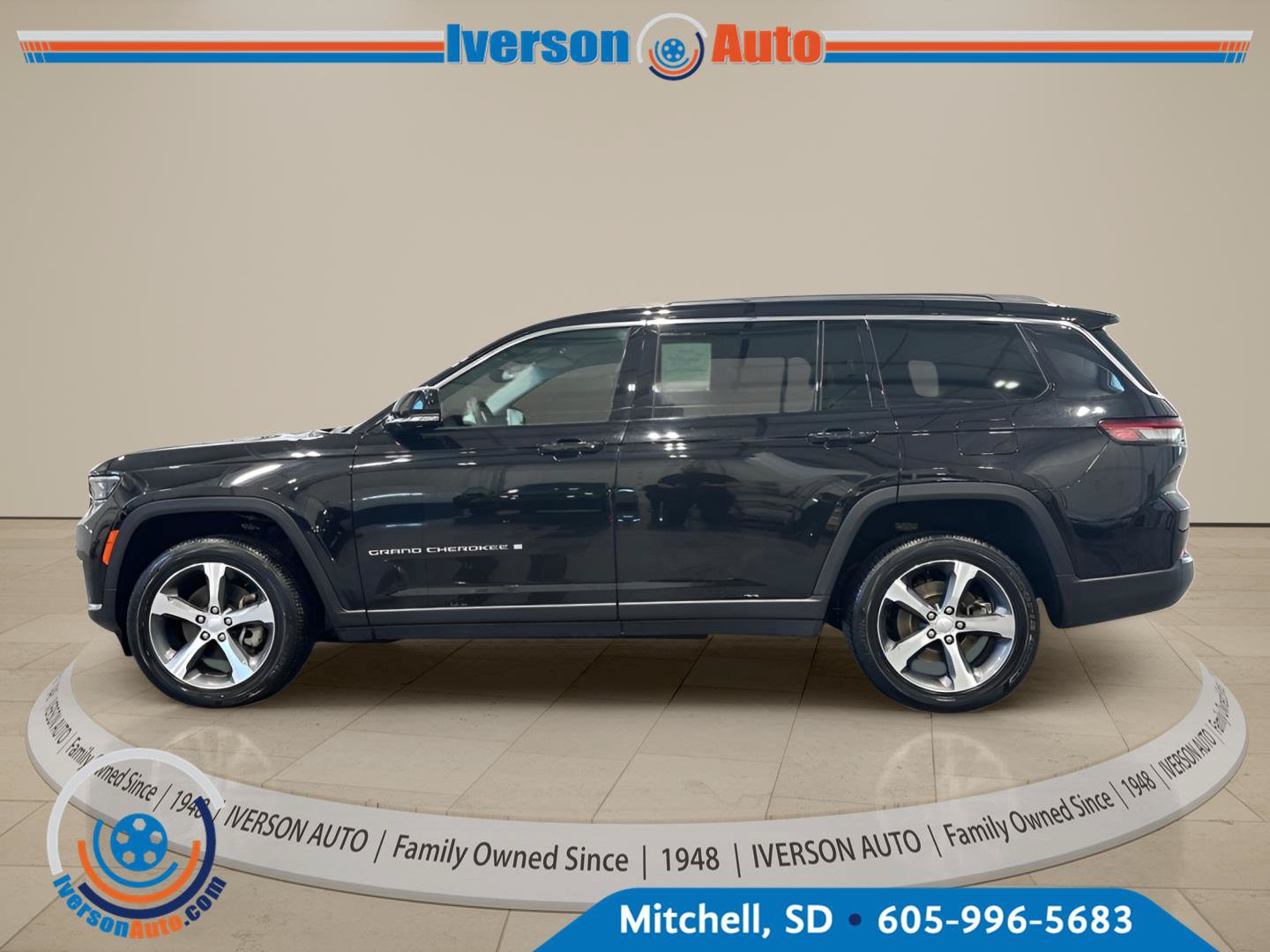 Used 2023 Jeep Grand Cherokee L Limited AWD/4WD image 4