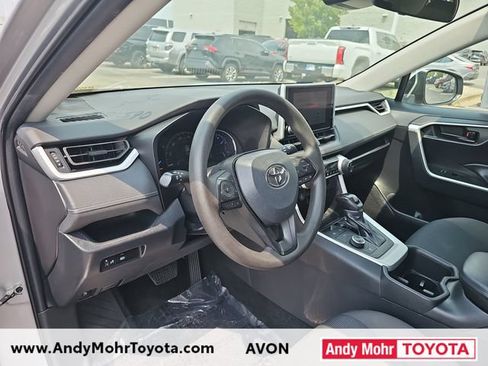Used 2024 Toyota RAV4 LE AWD/4WD image 9