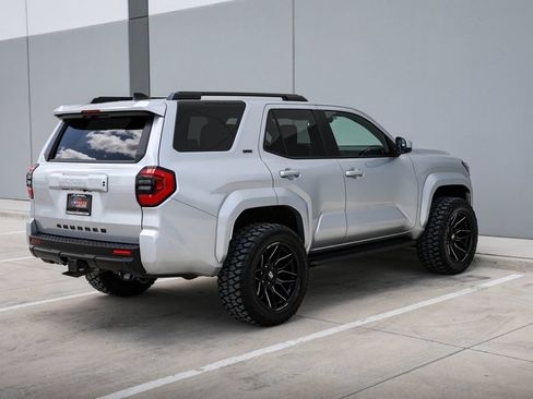 Used 2025 Toyota 4Runner SR5 AWD/4WD image 8