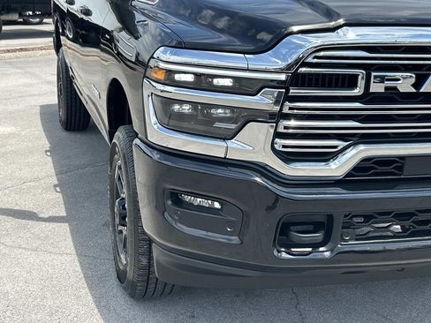 Used 2026 RAM 2500 Laramie AWD/4WD image 13