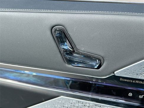 Certified 2024 BMW i7 xDrive60 image 22