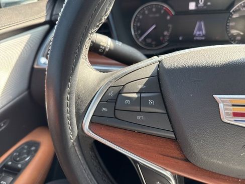 Used 2021 Cadillac XT5 Premium Luxury image 18