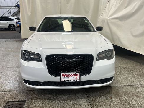 Used 2021 Chrysler 300 Touring w/ Sport Appearance Package RWD image 8