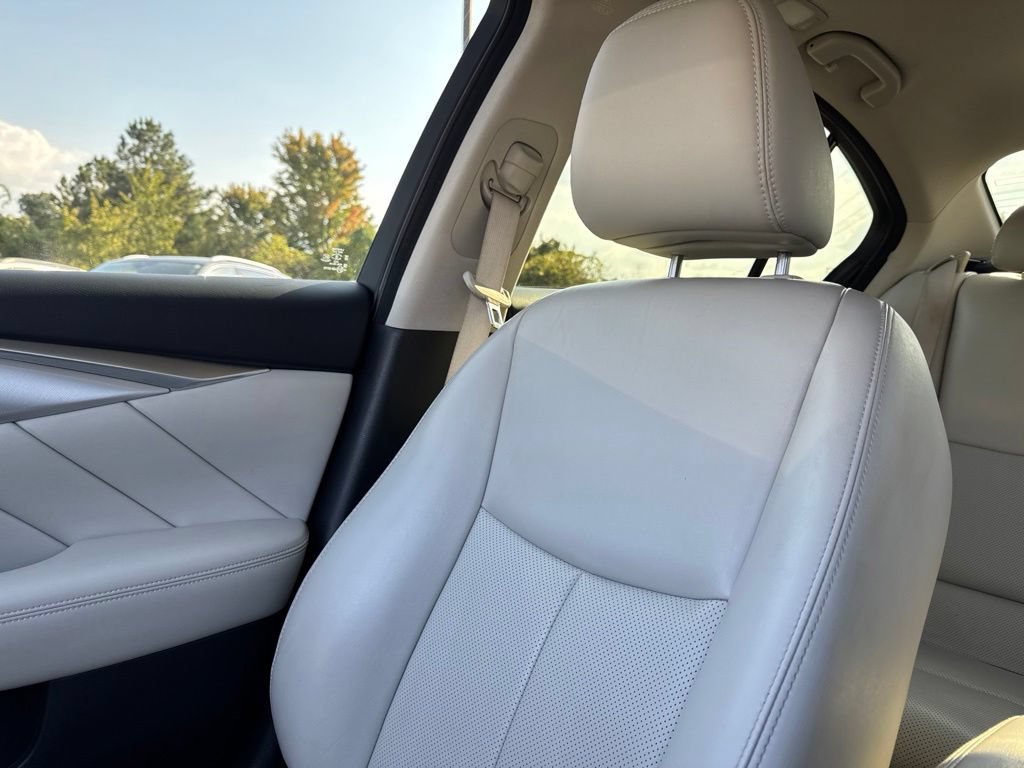 Used 2022 INFINITI Q50 Luxe w/ Cargo Package RWD image 23