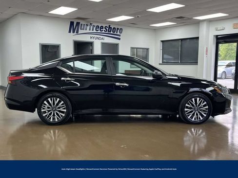 Used 2025 Nissan Altima 2.5 SV FWD image 4