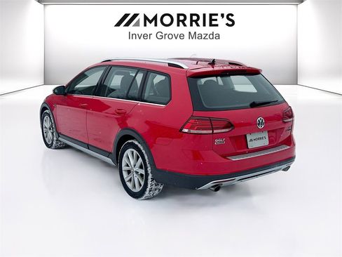 Used 2018 Volkswagen Golf Alltrack S image 7