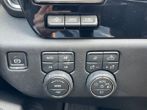 New 2026 Chevrolet Silverado 1500 High Country AWD/4WD image 15