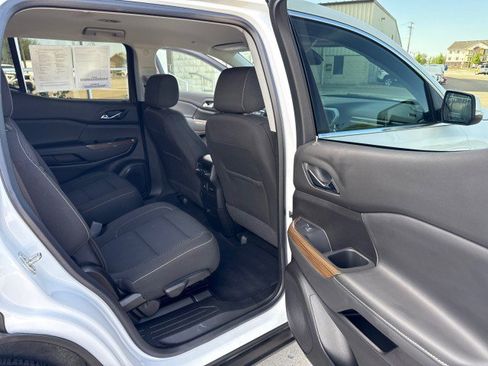 Used 2023 GMC Acadia SLE w/ Driver Convenience Package FWD image 26