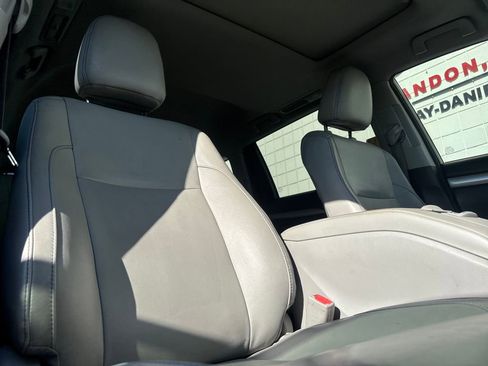 Used 2016 Toyota Highlander XLE image 27