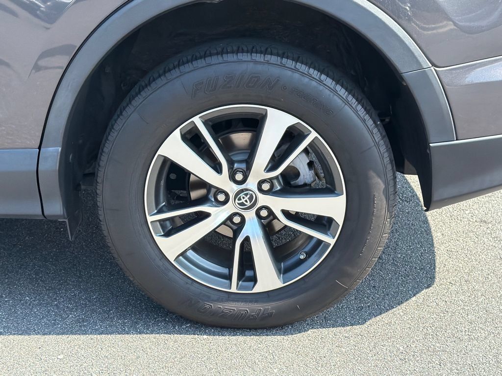 Used 2016 Toyota RAV4 XLE AWD/4WD image 22