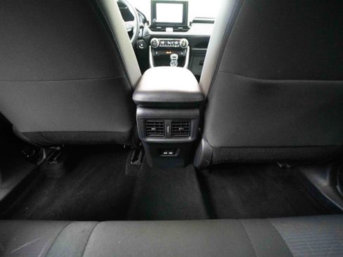 Used 2025 Toyota RAV4 XLE AWD/4WD image 22